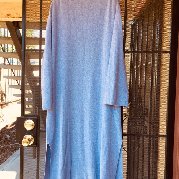 Woman’s long sleeve dress - Picture 3 of 4